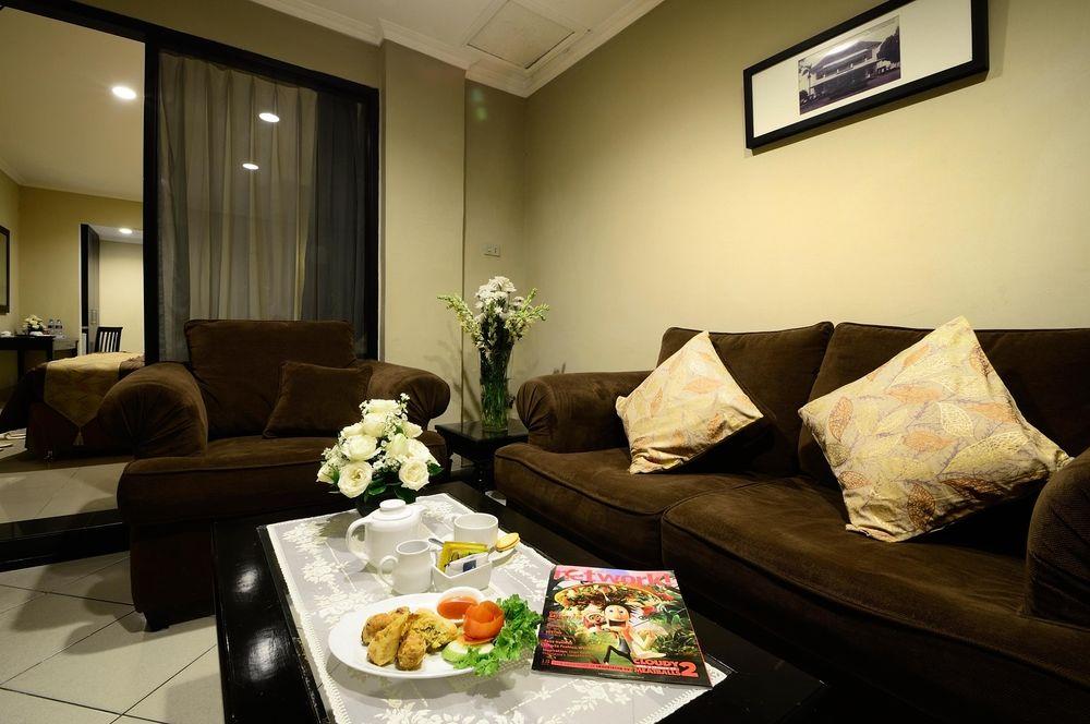 Capital O 534 Sriwijaya Hotel Jakarta Exterior foto