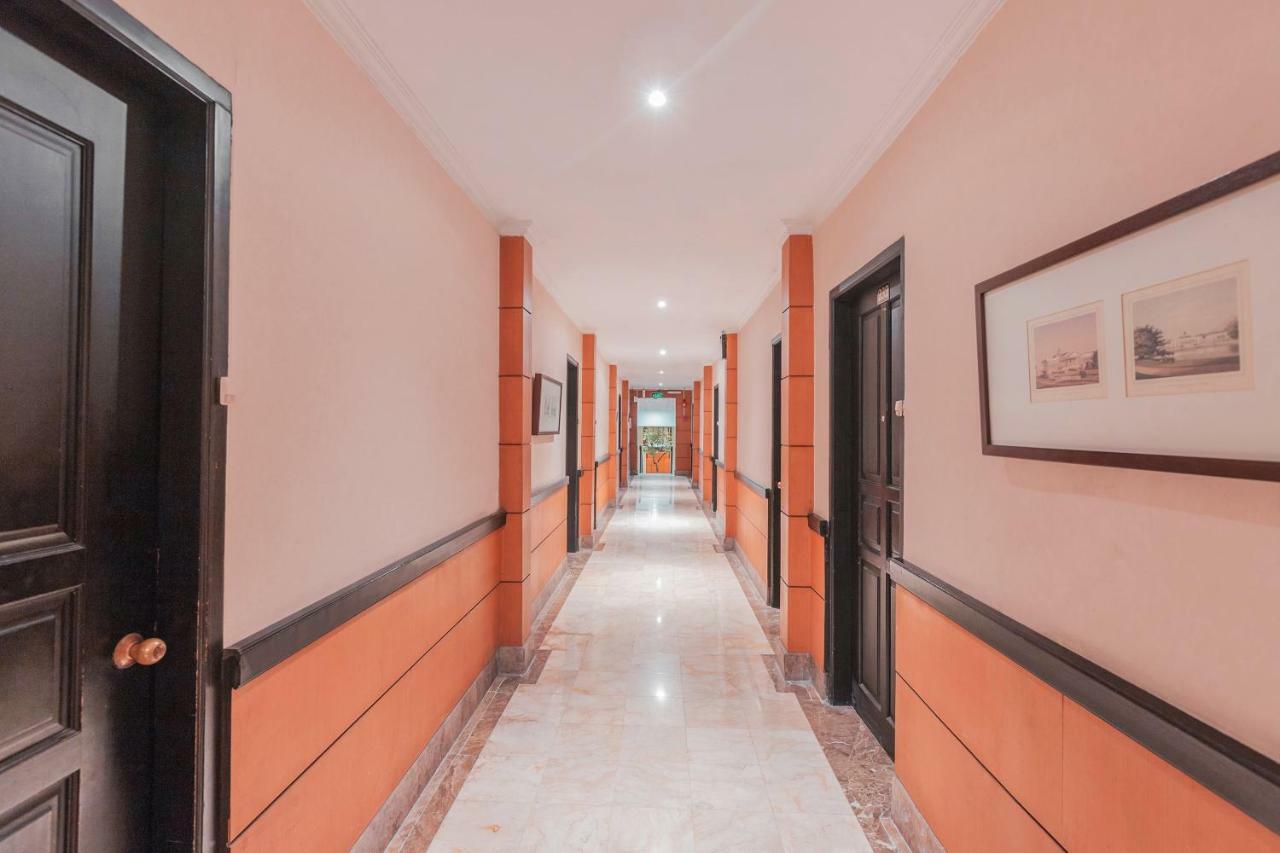 Capital O 534 Sriwijaya Hotel Jakarta Exterior foto