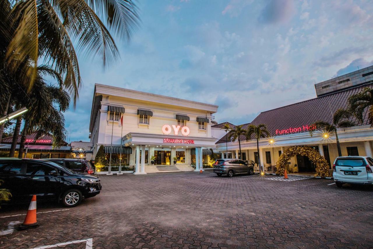 Capital O 534 Sriwijaya Hotel Jakarta Exterior foto