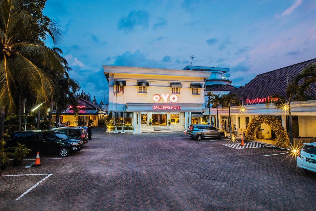 Capital O 534 Sriwijaya Hotel Jakarta Exterior foto