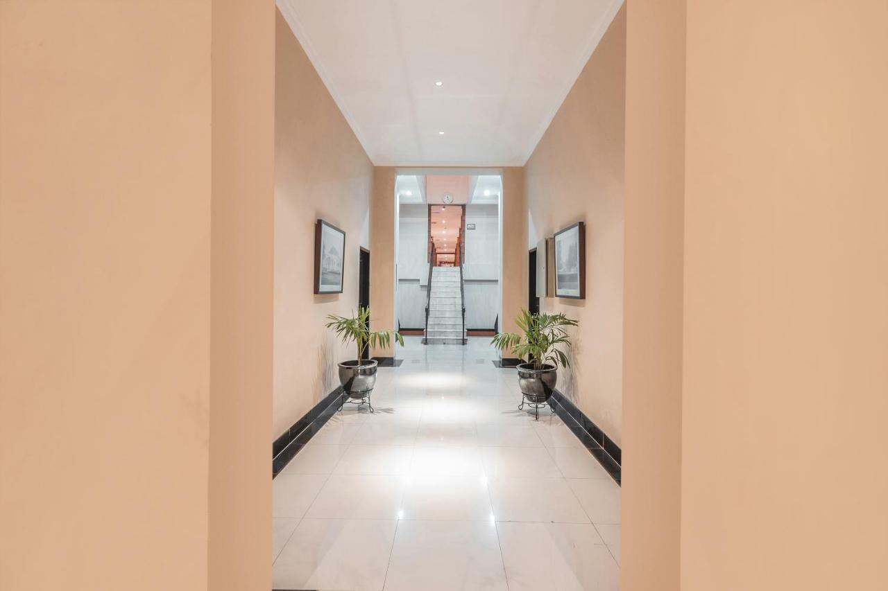 Capital O 534 Sriwijaya Hotel Jakarta Exterior foto